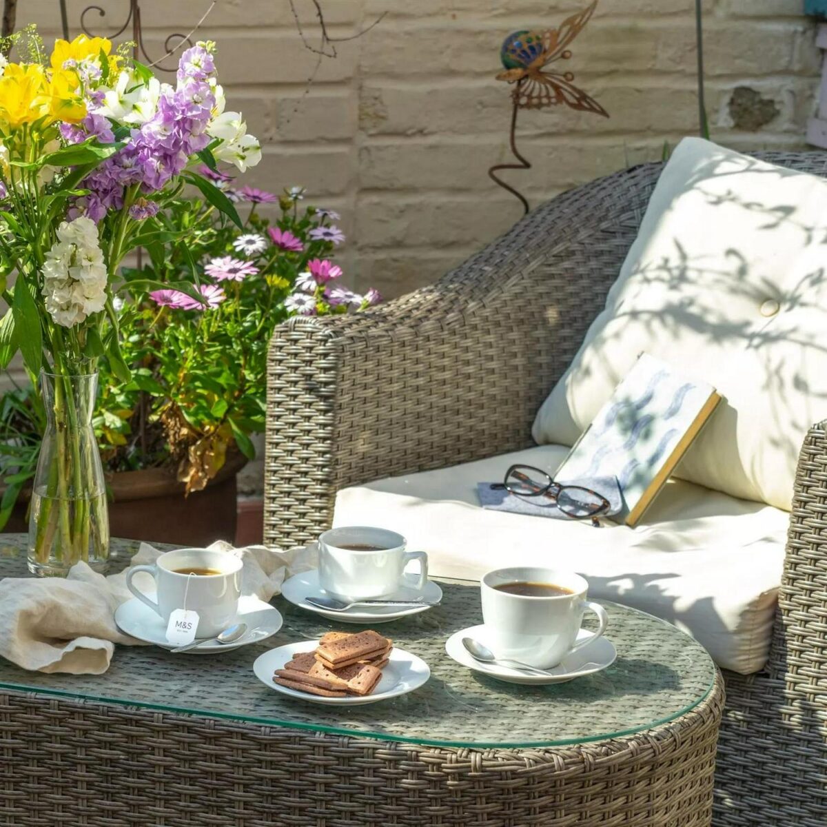 White Cappuccino Cup aedca5332730851bbacb58a5019538b8