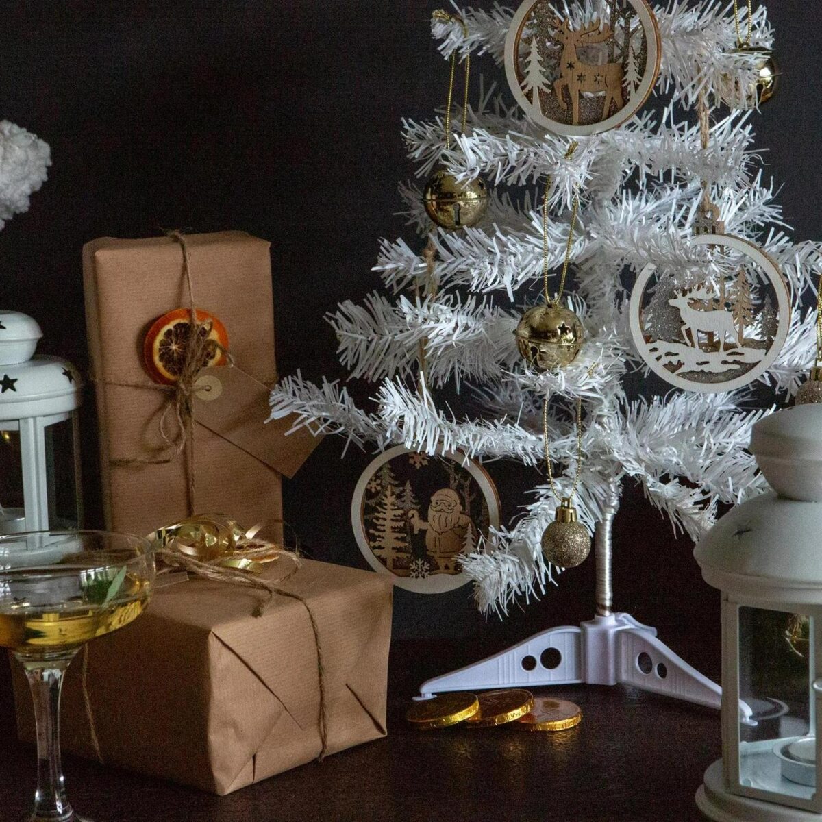 White Christmas Tree 34ce40e83e36e3efc56f031ca0623f9c