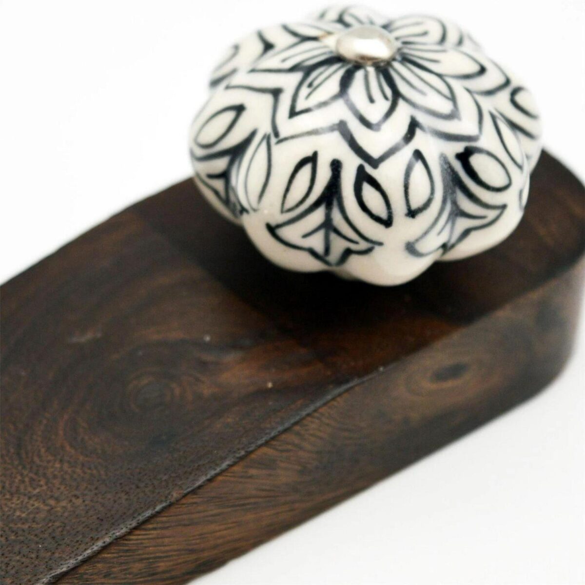 Wooden Door Stop Vin 5f37a01e1ade2245c16c915269e4ed85