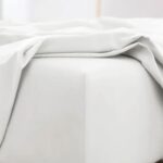 Boutique Living 400 Thread Count Egyptian Cotton 6 Piece Bed Set in White, King - Image 3